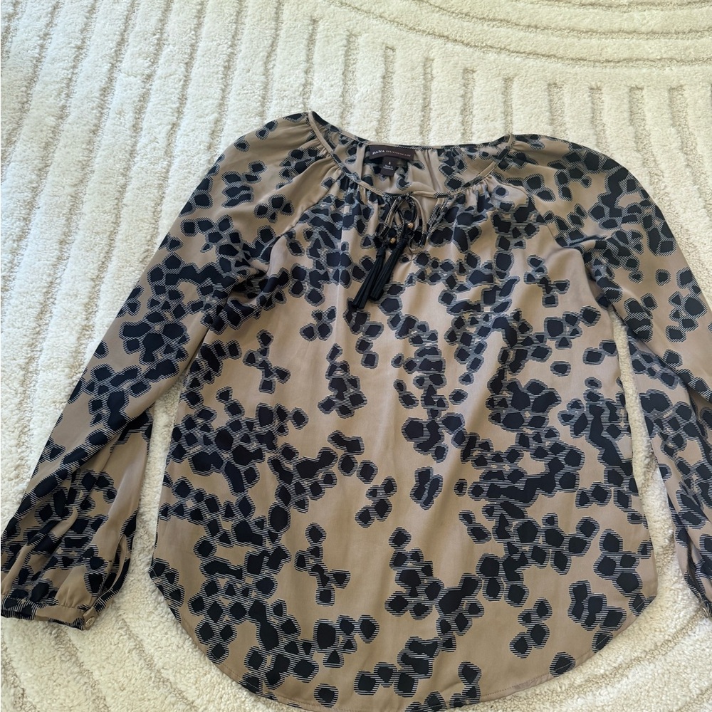 Dana Buchman Cream Tie Front Blouse
